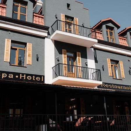 Hotel Dynasty Kamianets-Podilskyi Luaran gambar