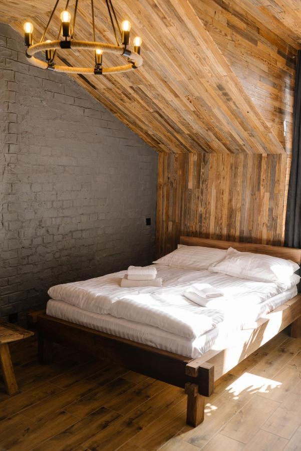 Hotel Dynasty Kamianets-Podilskyi Luaran gambar