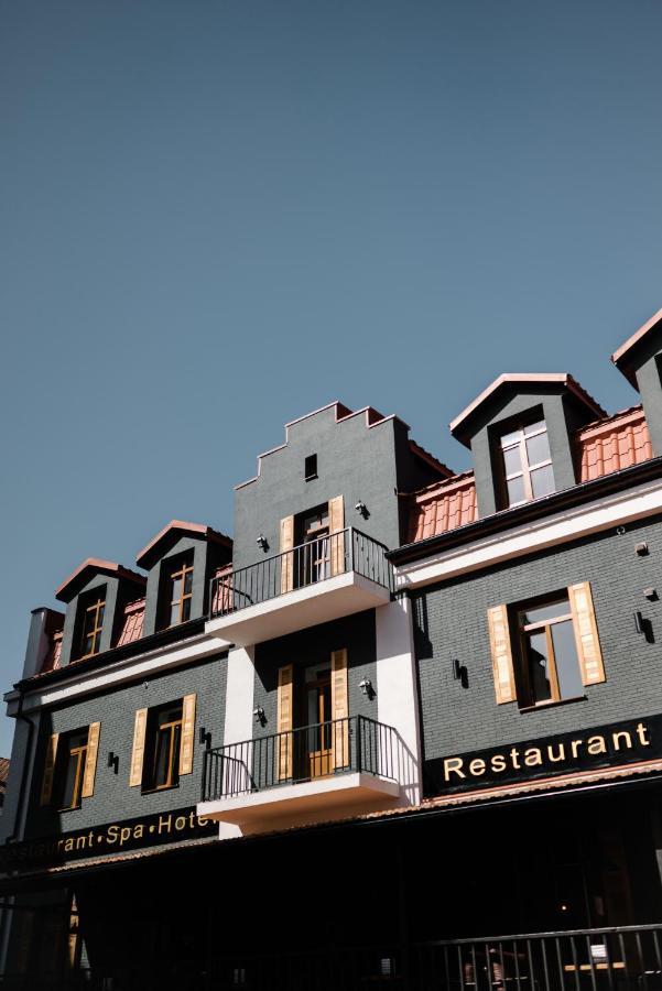 Hotel Dynasty Kamianets-Podilskyi Luaran gambar