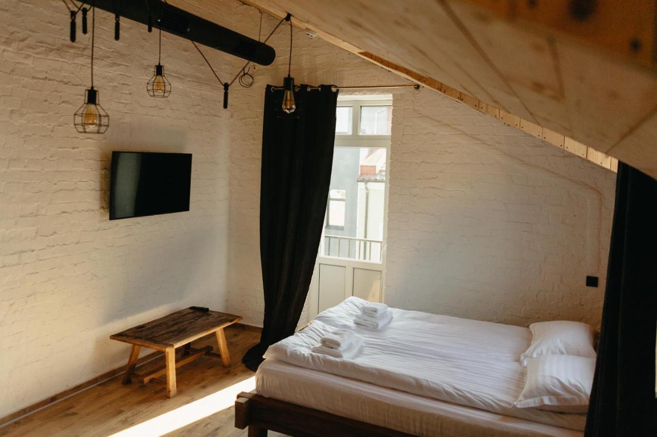 Hotel Dynasty Kamianets-Podilskyi Luaran gambar