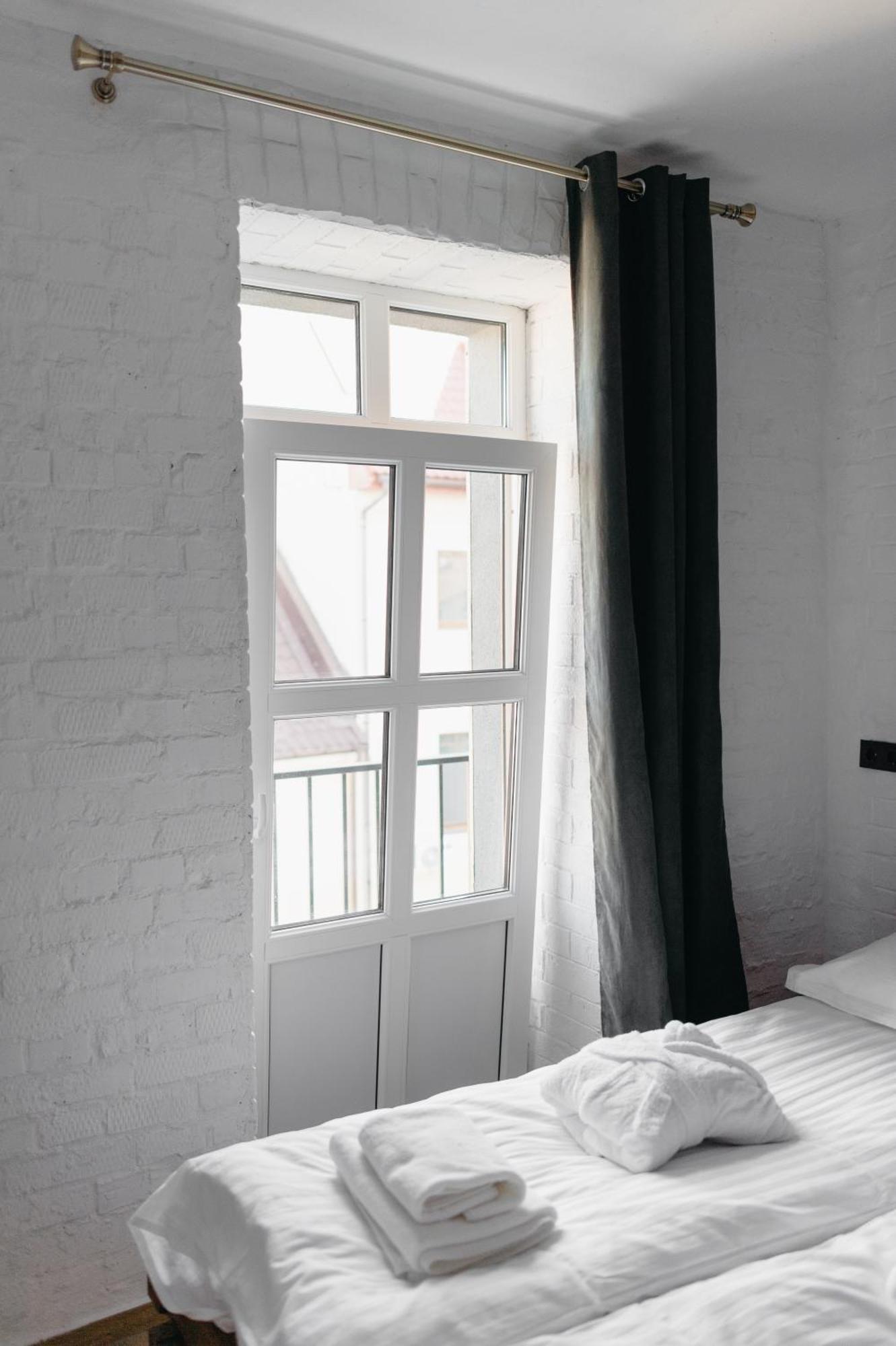 Hotel Dynasty Kamianets-Podilskyi Luaran gambar